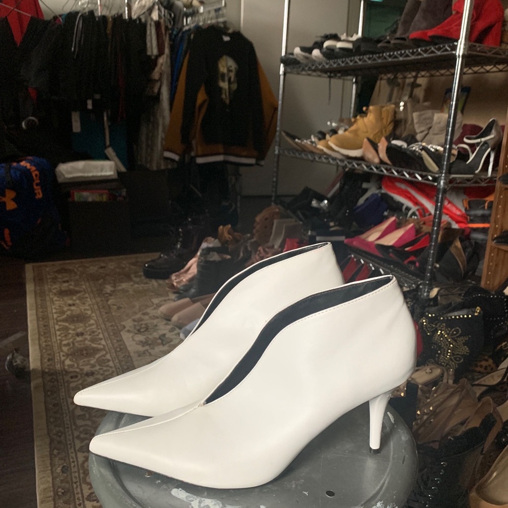 Ladies Shoes - Picture 4 of 15
